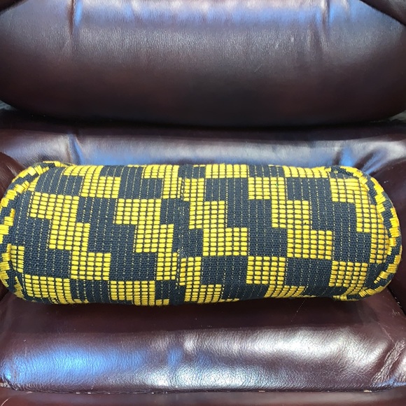 Unique Clasp Purse Handbag - Picture 8 of 12